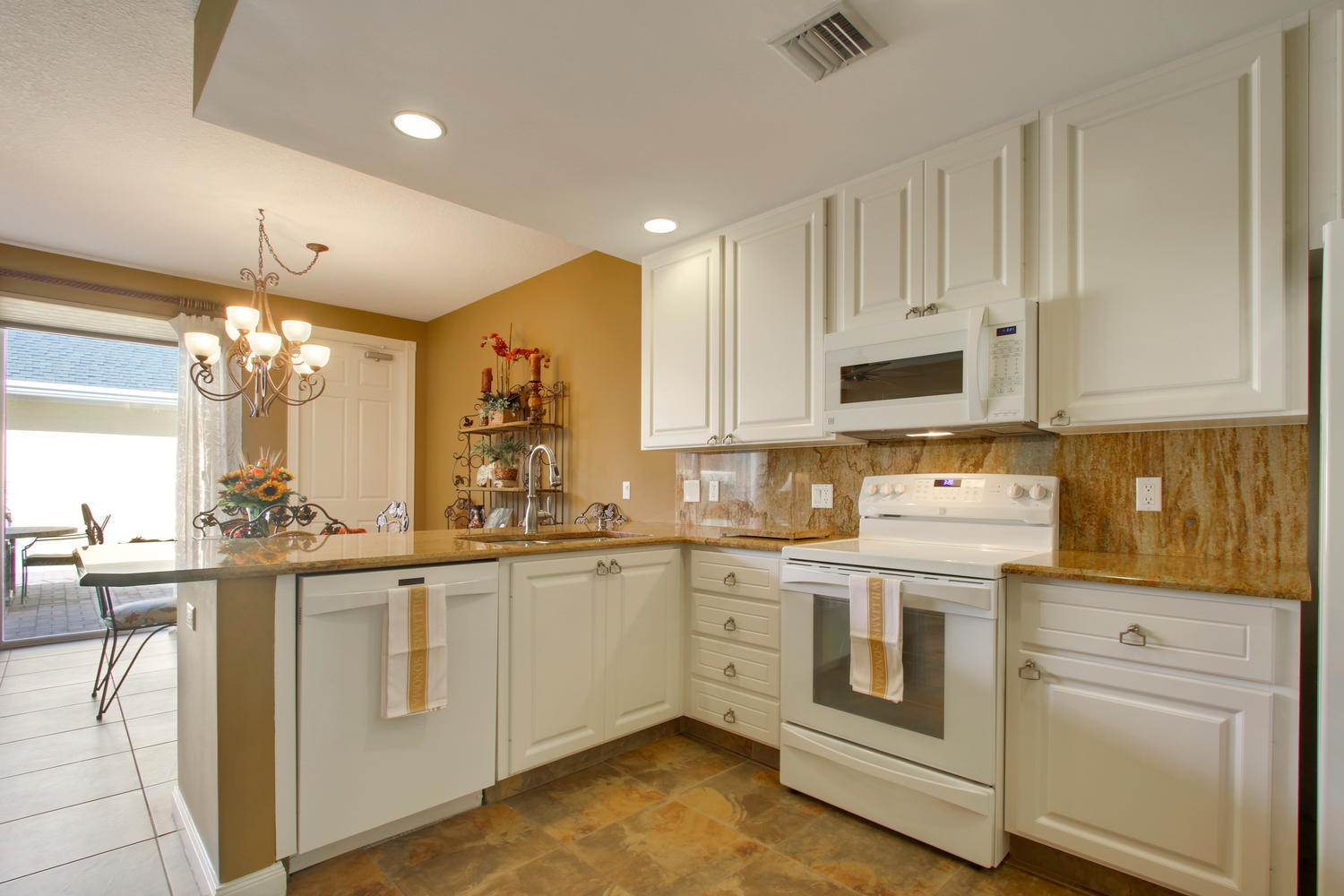 159 Promenade Way Jupiter, FL 33458 - Photo 10 of 24 Kitchen