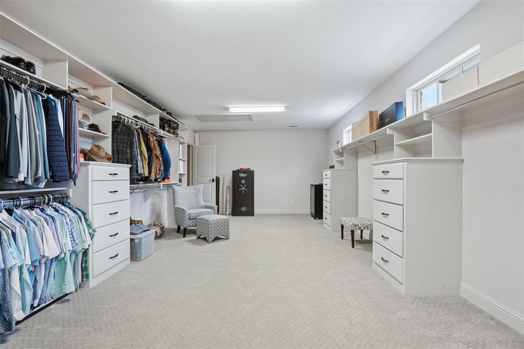 6714 Williamson Road Dallas, TX 75214 - Photo 24 of 40 a view of a walk in closet