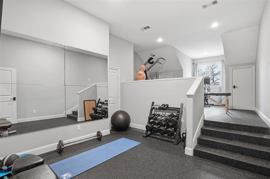 6714 Williamson Road Dallas, TX 75214 - Photo 31 of 40 a view of livingroom with furniture and closet