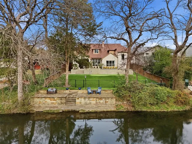 a view of a lake with houses