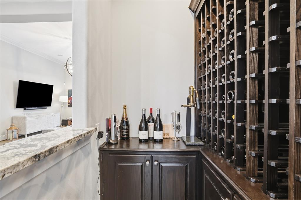 6714 Williamson Road Dallas, TX 75214 - Photo 9 of 40 a kitchen with a sink and cabinets