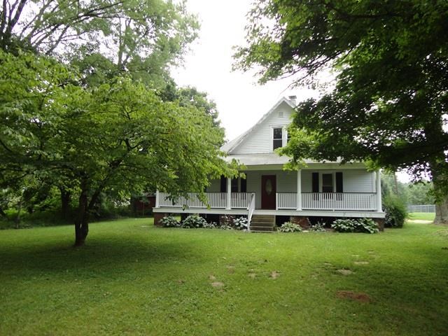 620 East Spring Street Bloomfield, IN 47424 - Photo 1 of 15 Gallery Image 1