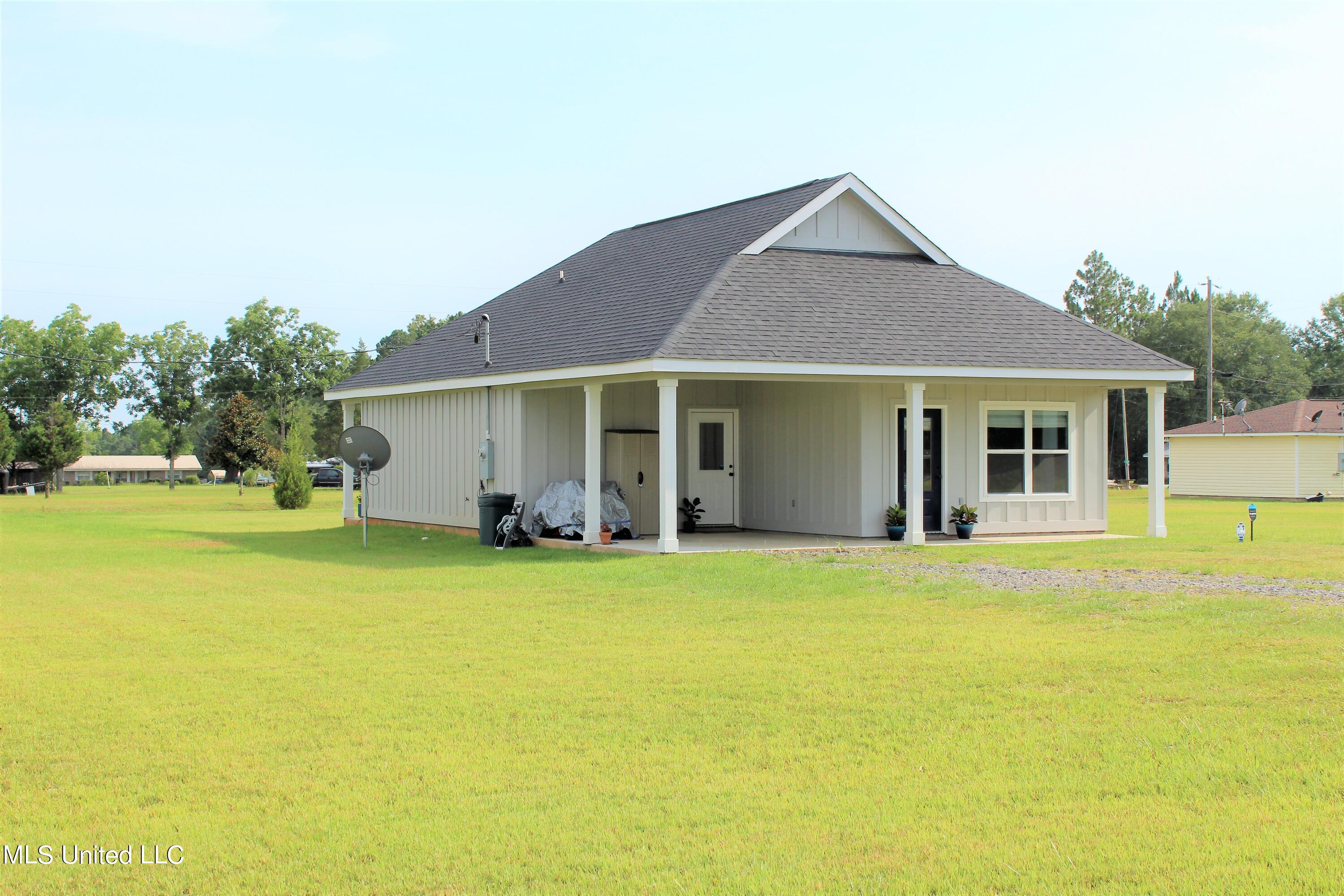 125 A Gill Road Lucedale, MS 39452 - Photo 2 of 21 IMG_0815