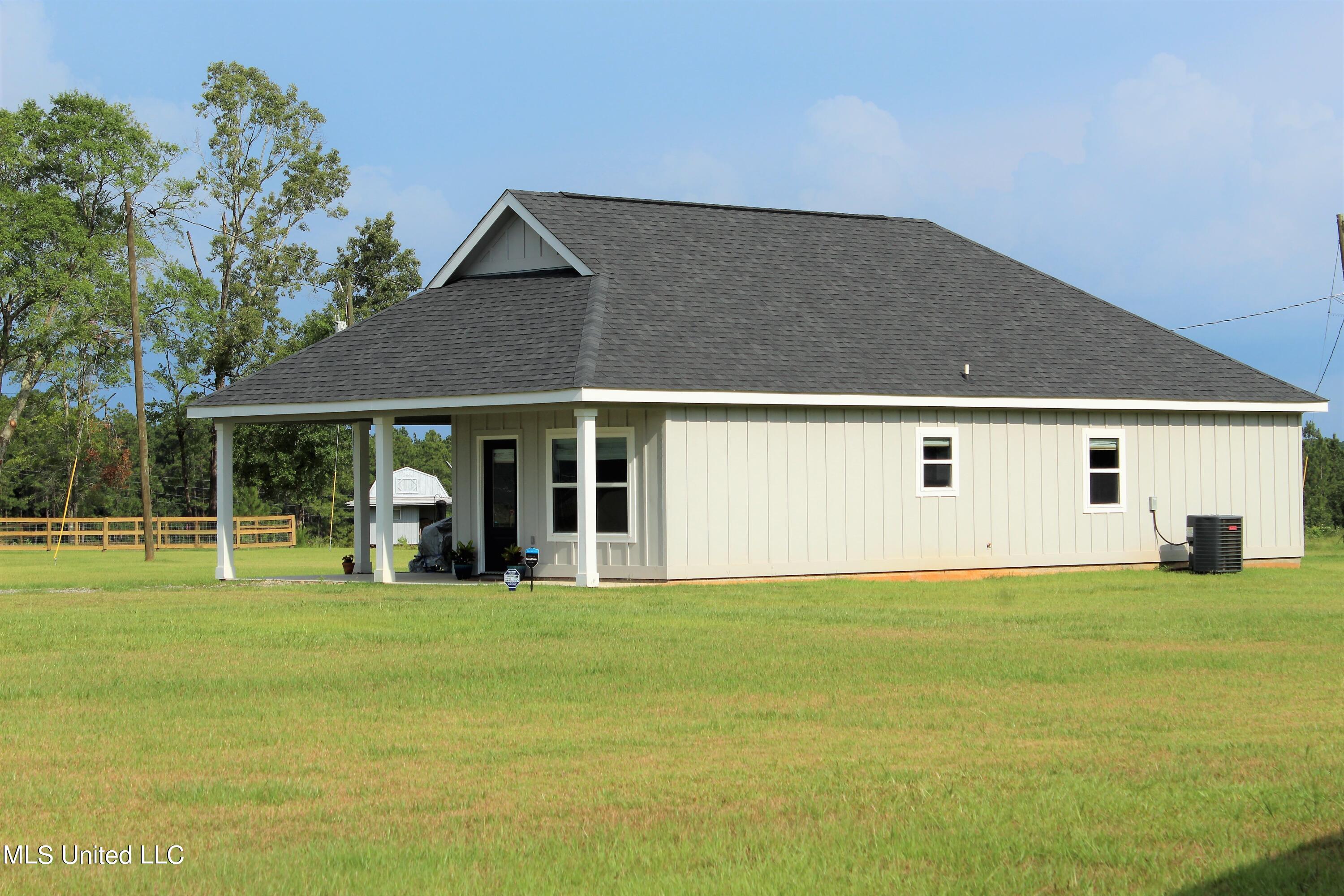 125 A Gill Road Lucedale, MS 39452 - Photo 3 of 21 IMG_0812