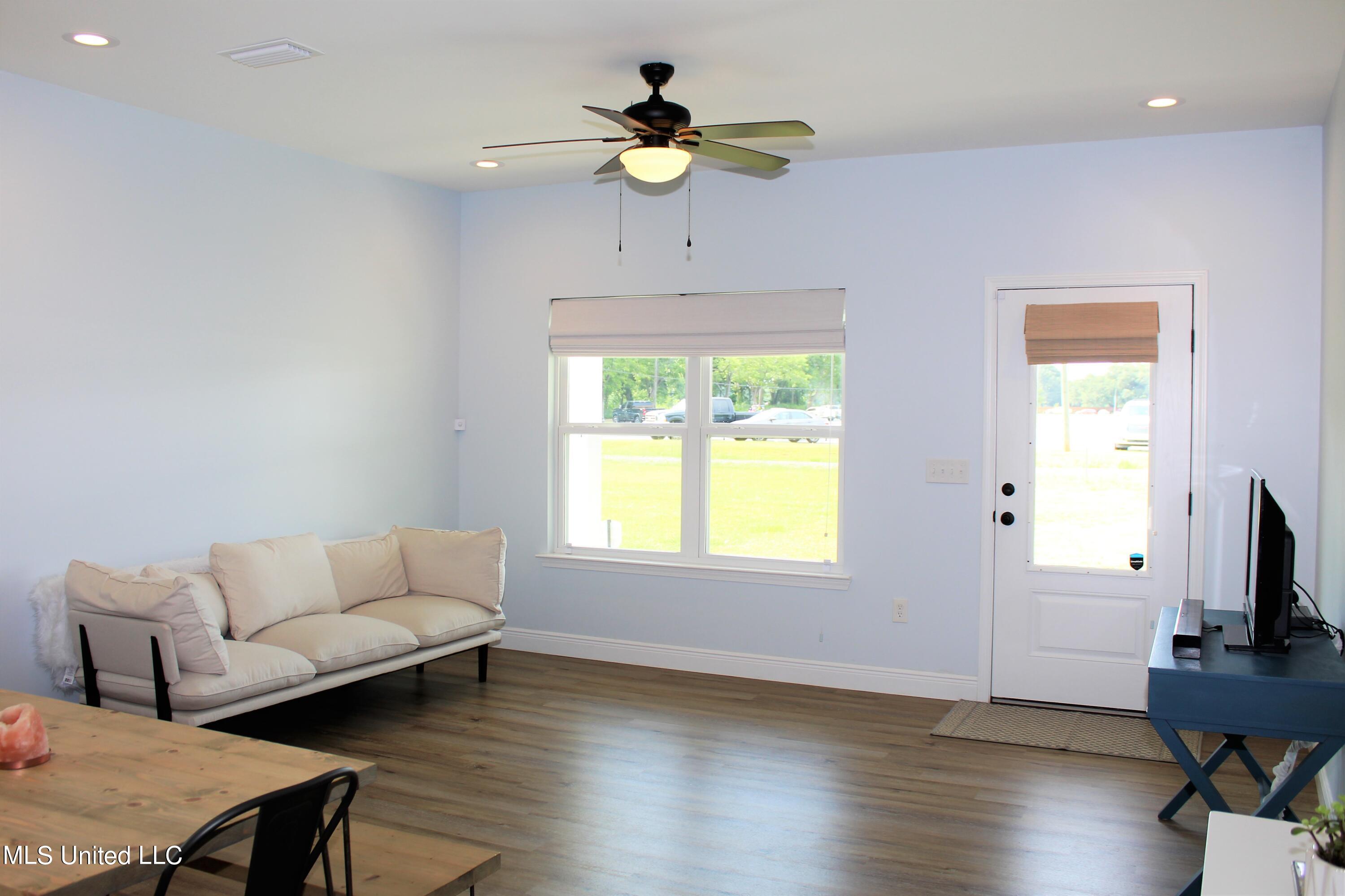 125 A Gill Road Lucedale, MS 39452 - Photo 6 of 21 IMG_0828