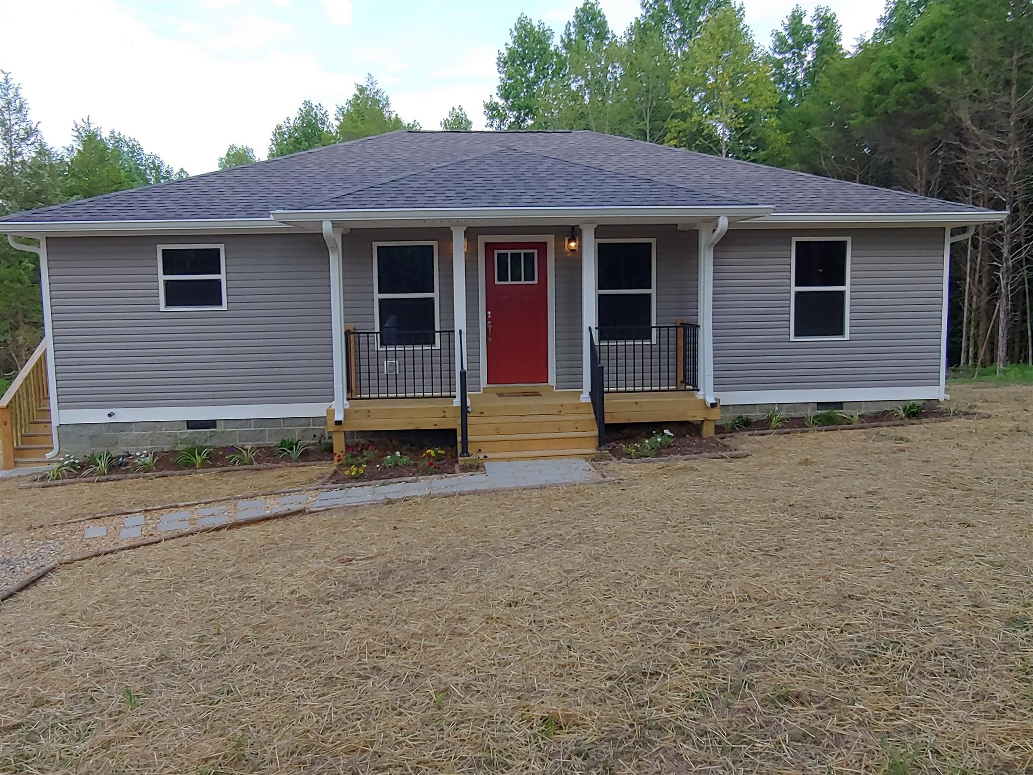 464 Matlock Road Charlotte, TN 37036 - Photo 1 of 5 Gallery Image 1