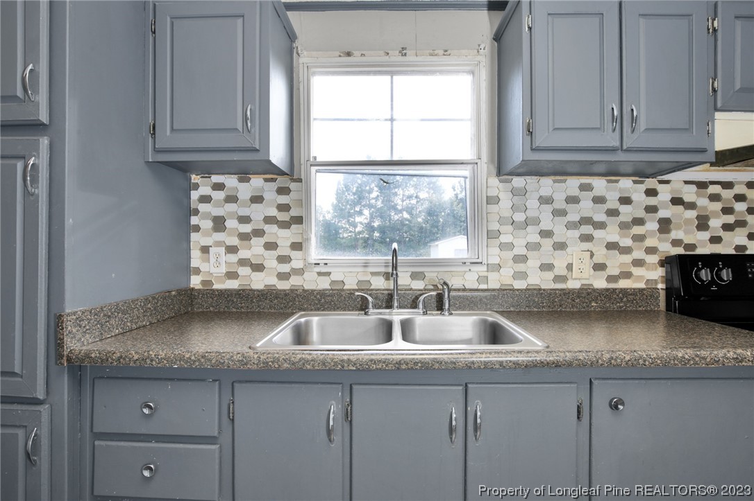 2556 Missouri Road Maxton, NC 28364 - Photo 13 of 36 Gallery Image 13
