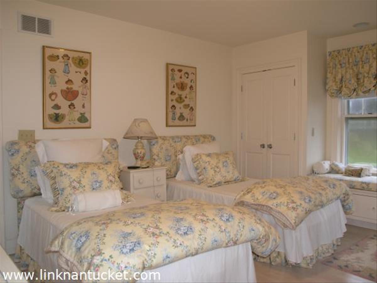 4 Monomoy Road Nantucket, MA 02554 - Photo 27 of 31 Gallery Image 27