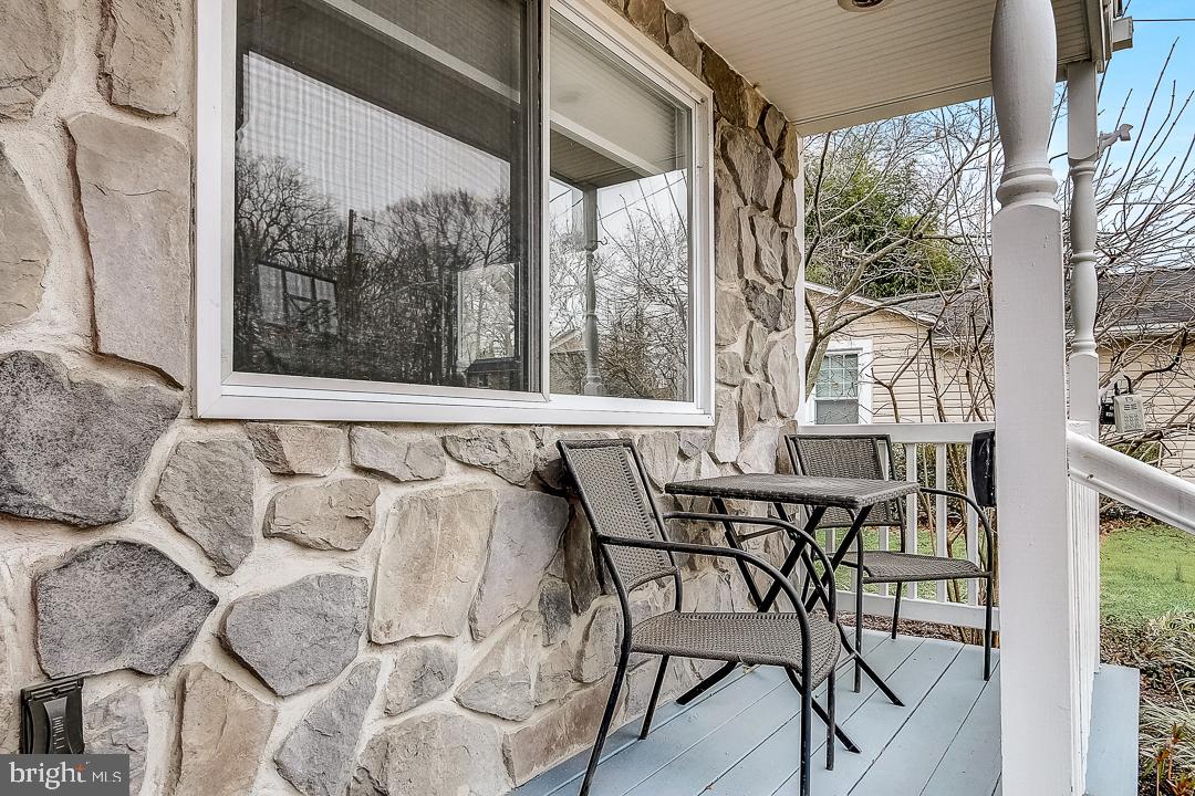 407 Bayview Drive Edgewater, MD 21037 - Photo 4 of 36