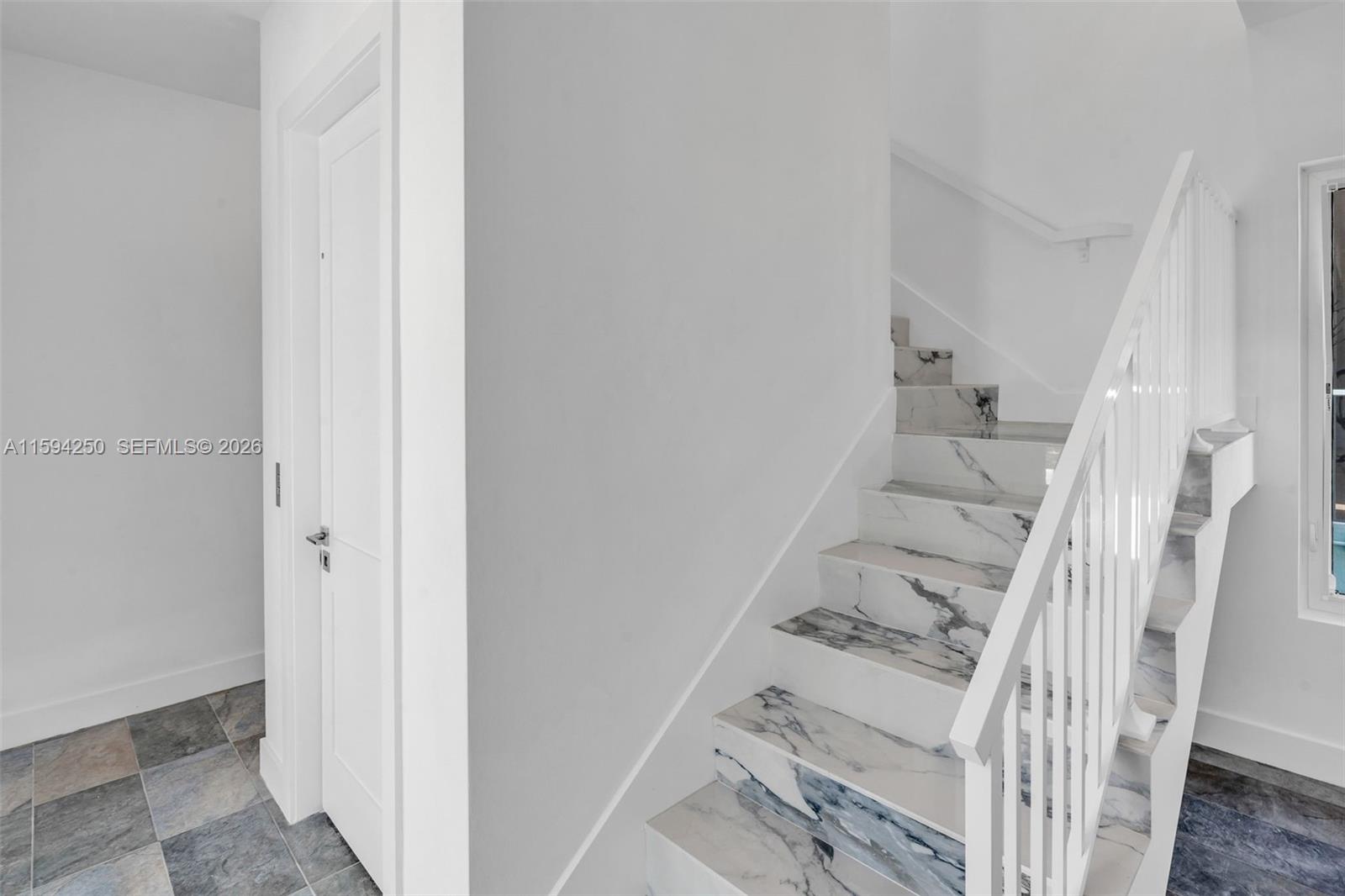 84 Coral Way Key Largo, FL 33037 - Photo 6 of 55 a view of entryway with furniture
