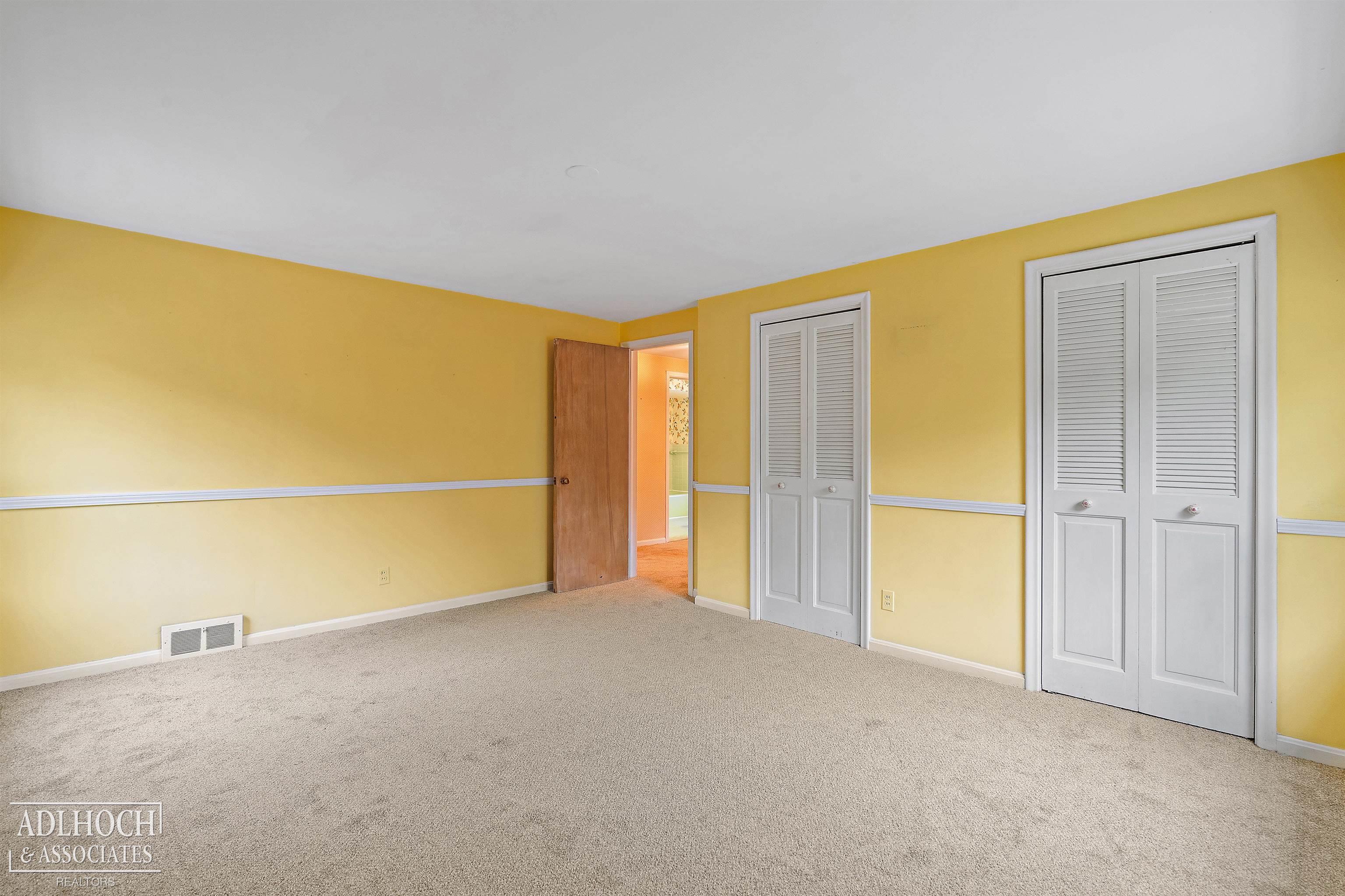 1780 Broadstone Road Grosse Pointe, MI 48236 - Photo 11 of 30 50188500-a054a4b2-1ff8-4957-b149-ebae62e8d750.JPG
