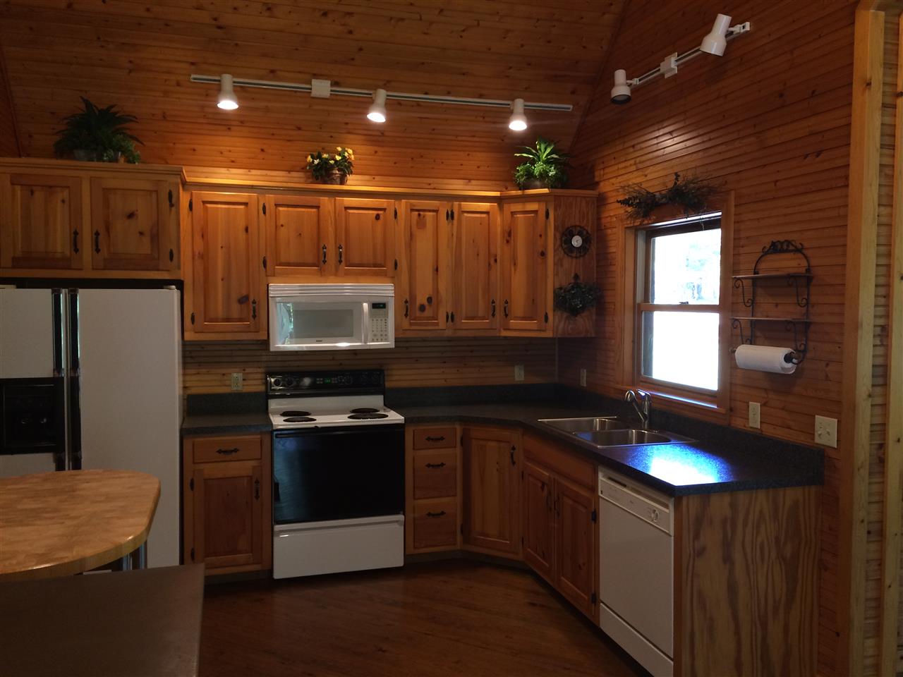 5455 South River Road Kalkaska, MI 49646 - Photo 8 of 17 1839054-7.JPG
