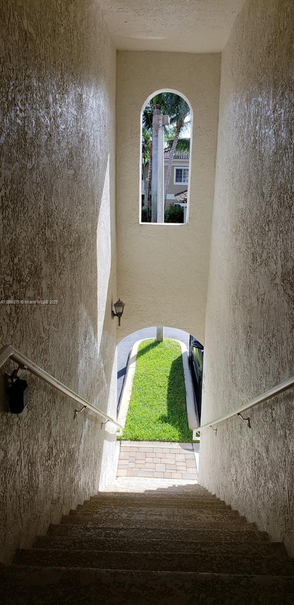 4950 Washington Street, Unit 5 Hollywood, FL 33021 - Photo 19 of 19 a view of entryway