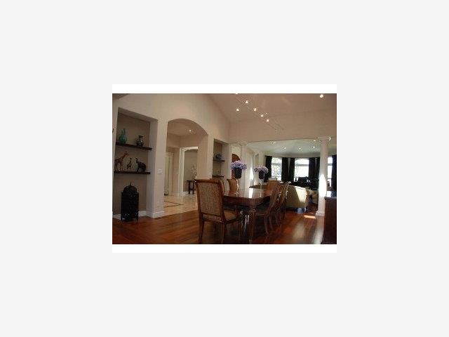 244 Merritt Road Los Altos, CA 94022 - Photo 4 of 7 Gallery Image 4
