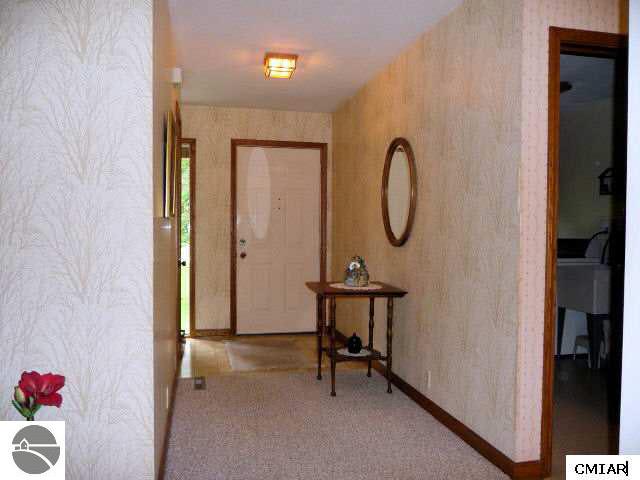 1485 South East County Line Road Shepherd, MI 48883 - Photo 4 of 9 1773387-3.JPG