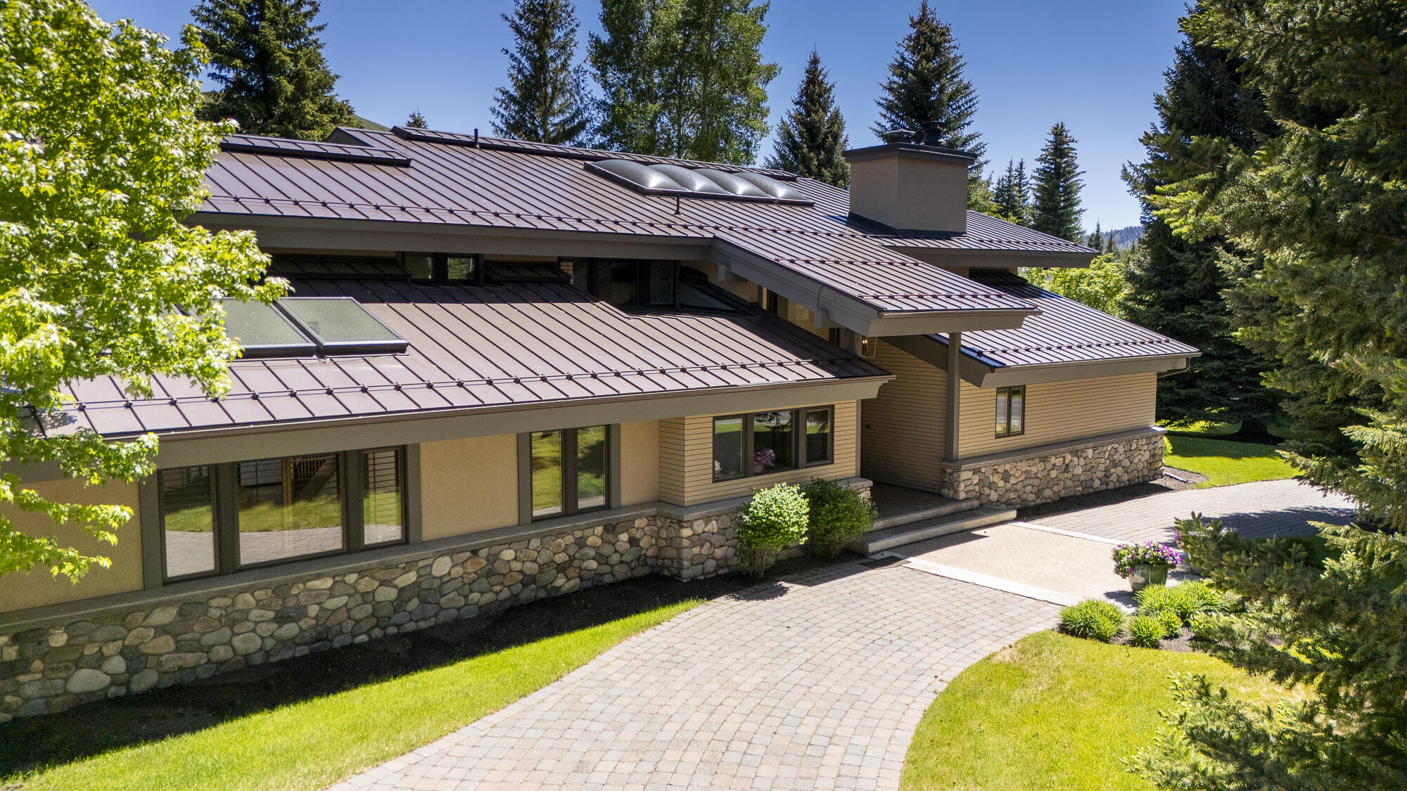 512 Fairway Road Sun Valley, ID 83353 - Photo 3 of 28 Private Driveway