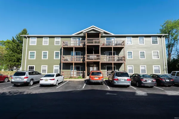 $209,500 | 3230 John Hinkle Place, Unit D11, Bloomington, IN 47408