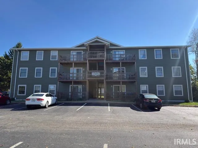 $212,500 | 3230 John Hinkle Place, Unit D11, Bloomington, IN 47408