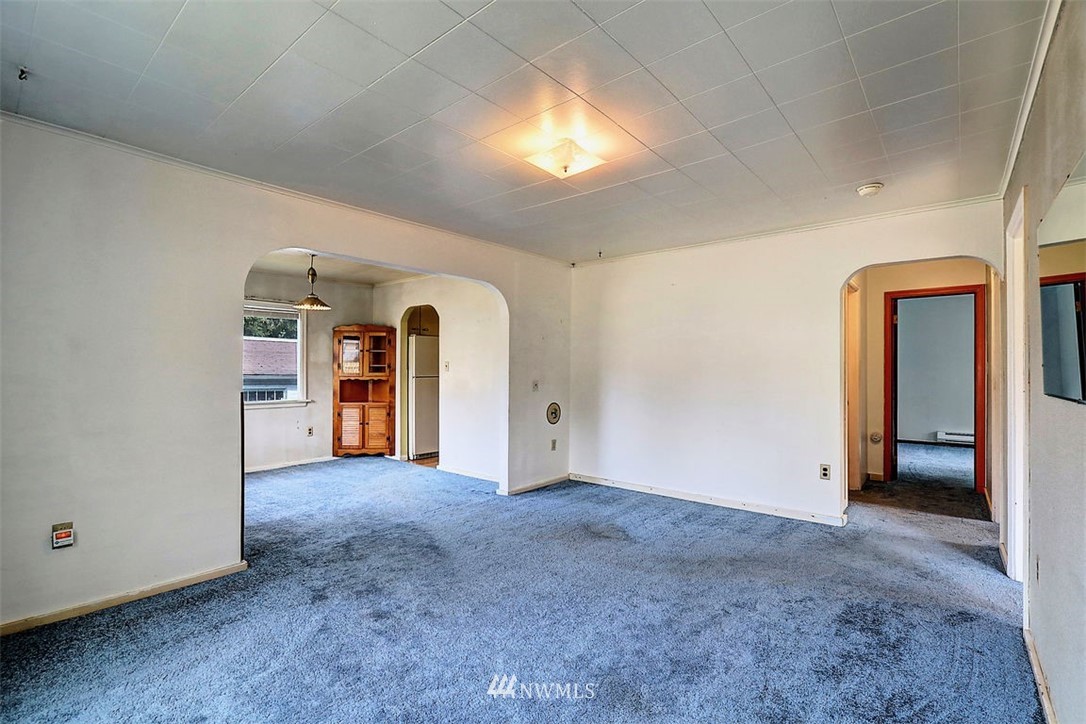 6631 Tyee Road Everett, WA 98203 - Photo 4 of 23