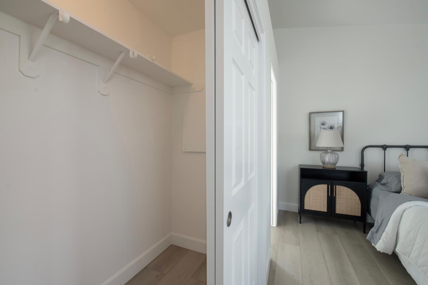 440 Pine Street Parlier, CA 93648 - Photo 22 of 27 a picture of a room that has a bench in it