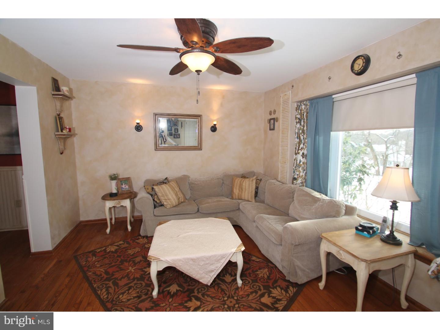 133 Rose Valley Road Pottstown, PA 19464 - Photo 5 of 23 Living Room
