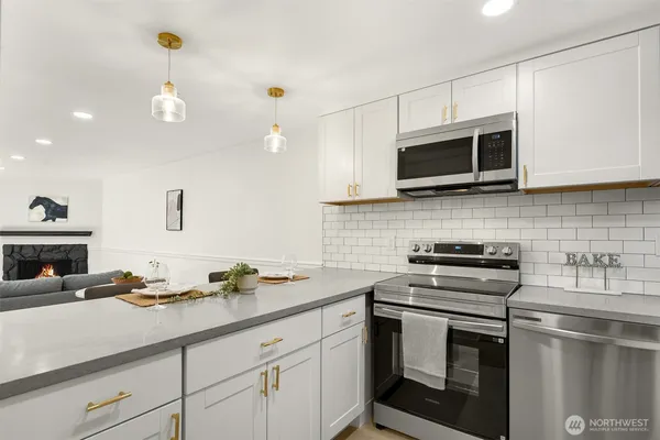 $395,000 | 14527 Northeast 40th Street, Unit G104, Bellevue, WA 98007