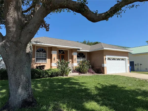 $3,950 | 626 7th Avenue North, Tierra Verde, FL 33715