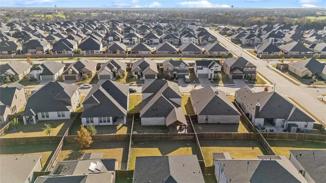 $460,000 | 233 Braves Way, Lavon, TX 75166