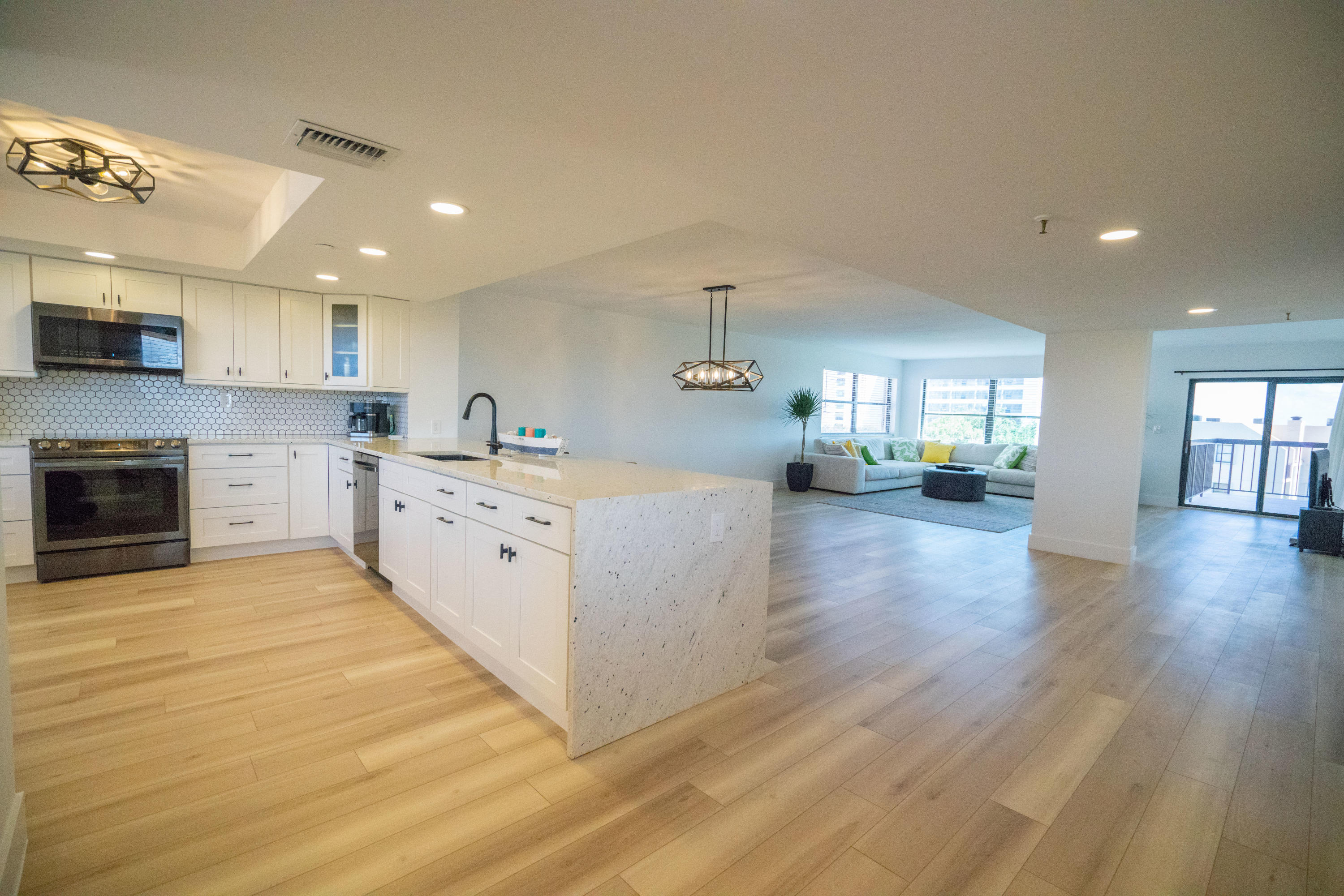 374 Golfview Road, Unit 602 North Palm Beach, FL 33408 - Photo 5 of 25 main_edited-1