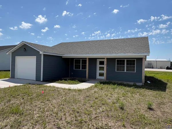 $215,000 | 517 Brookston Street, Emporia, KS 66801