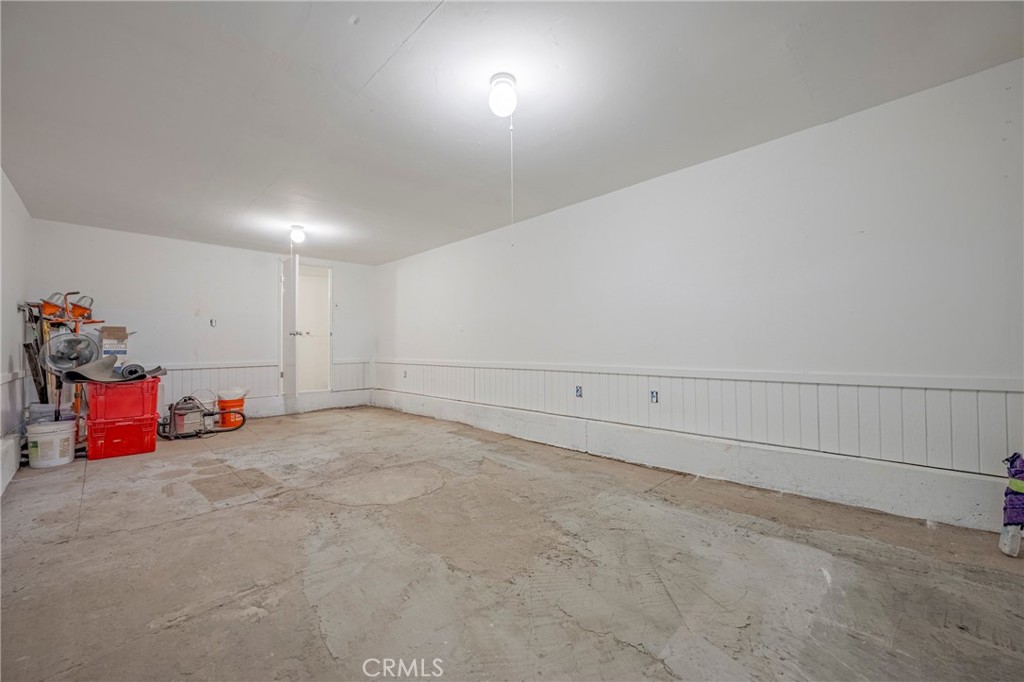 9387 Broadway Planada, CA 95365 - Photo 27 of 31 an empty room with toys