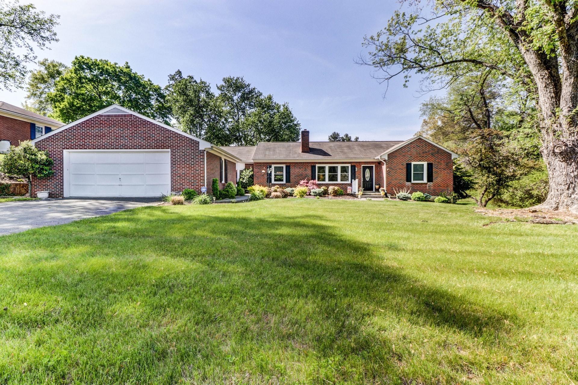 3851 Mud Lick Road Southwest Roanoke, VA 24018 - Photo 1 of 34 Front View
