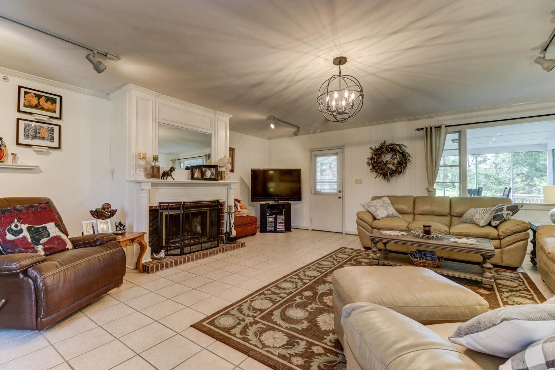 3851 Mud Lick Road Southwest Roanoke, VA 24018 - Photo 11 of 34 Family Room