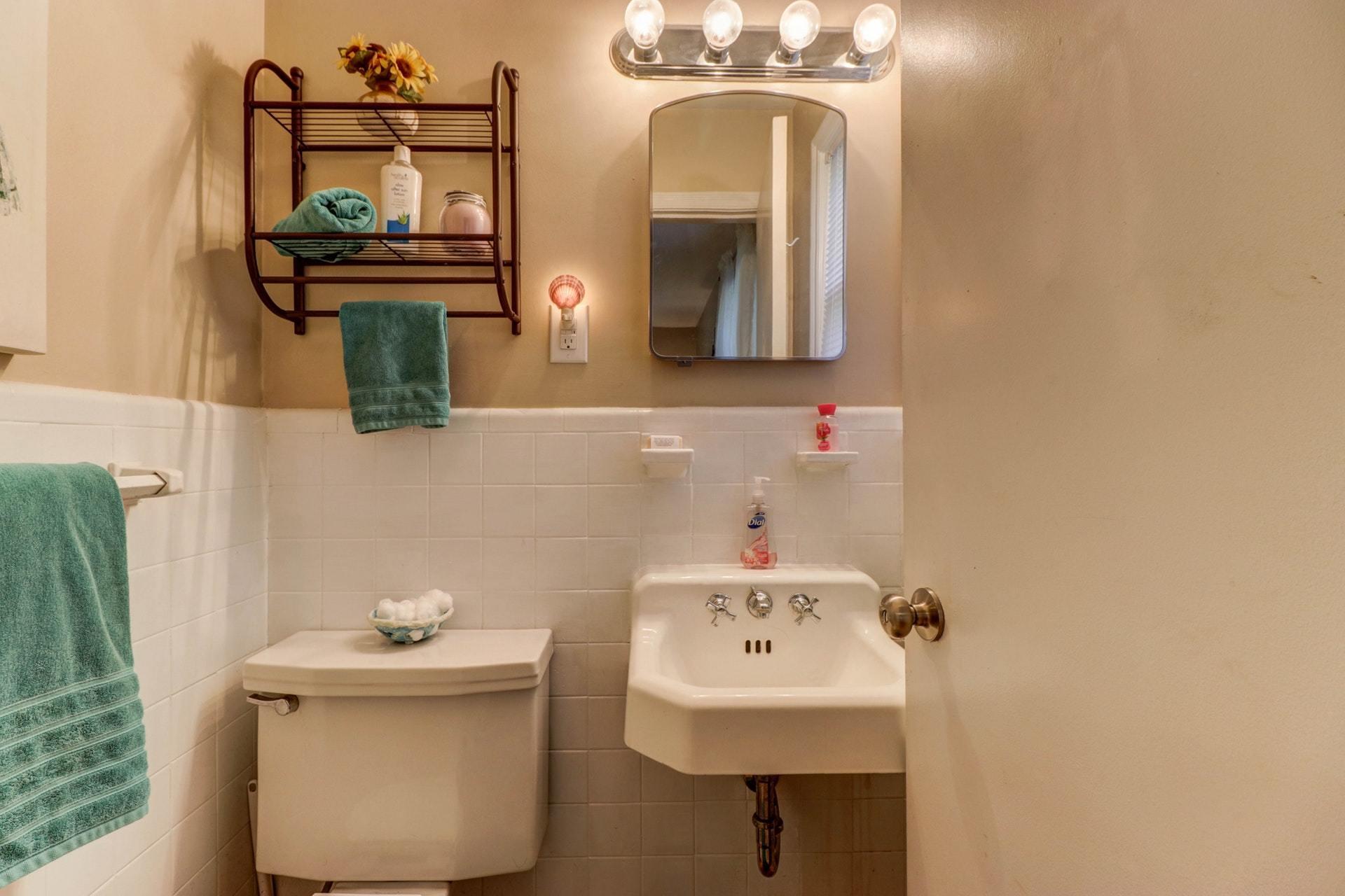 3851 Mud Lick Road Southwest Roanoke, VA 24018 - Photo 17 of 34 Bathroom