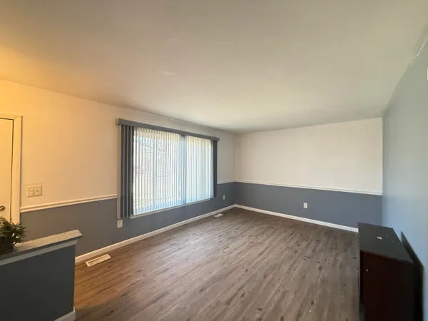$1,450 | 4052 Burton Street, Inkster, MI 48141