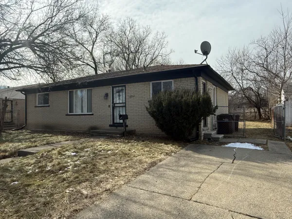 $1,450 | 4052 Burton Street, Inkster, MI 48141