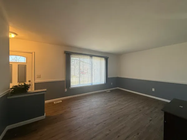 $1,450 | 4052 Burton Street, Inkster, MI 48141