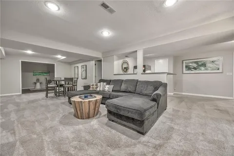 $330,000 | 10781 Oakmont Street, Overland Park, KS 66210