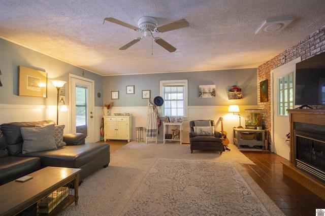 72 Holt Road Kuttawa, KY 42055 - Photo 4 of 40 4