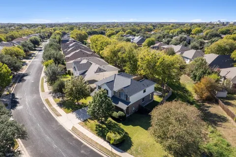 $395,000 | 1501 Weatherford Drive, Austin, TX 78753