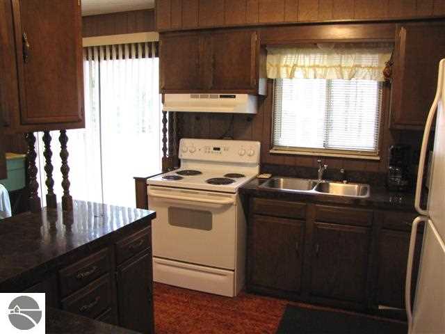 16749 Vondra Road Thompsonville, MI 49683 - Photo 7 of 22 1784973-6.JPG