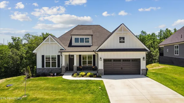 $899,000 | 247 Bittersweet Lane, Lenoir City, TN 37771