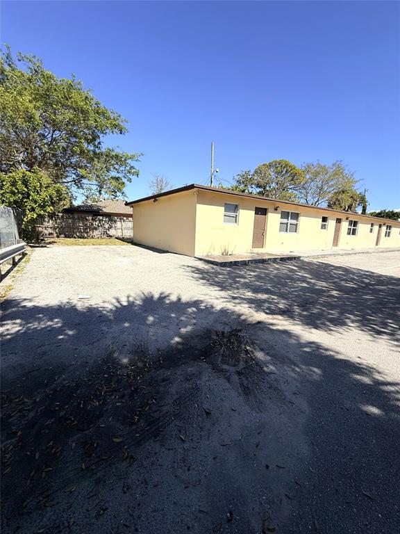 2721 Avenue South, Unit D4 Riviera Beach, FL 33404 - Photo 18 of 19