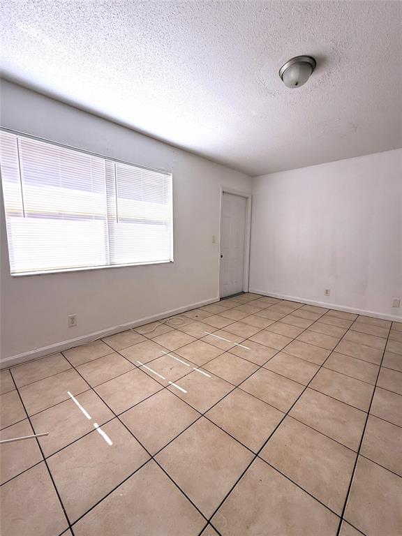 2721 Avenue South, Unit D4 Riviera Beach, FL 33404 - Photo 4 of 19