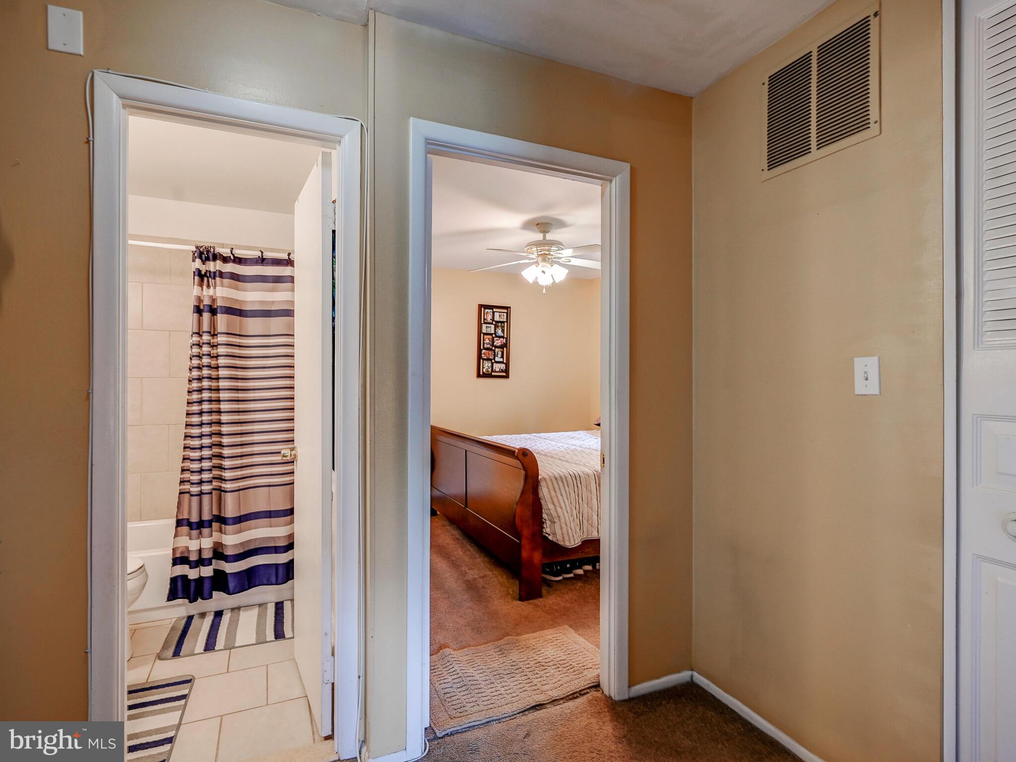 358 Laburnum Road Edgewood, MD 21040 - Photo 21 of 41 Hall full bathroom with soaking tub.