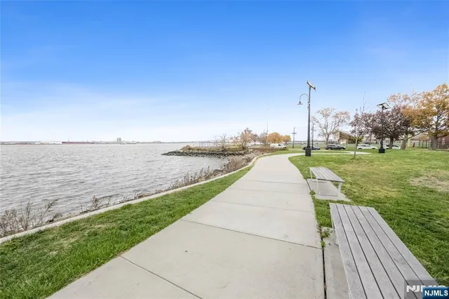 $149,999 | 191 West 24th Street, Bayonne, NJ 07002