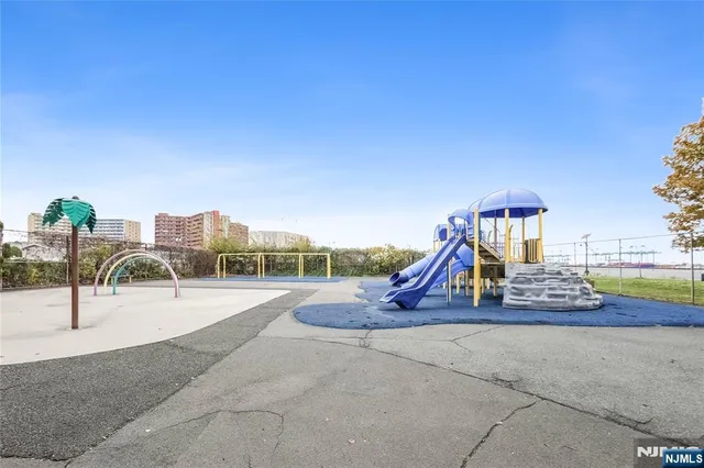 $149,999 | 191 West 24th Street, Bayonne, NJ 07002