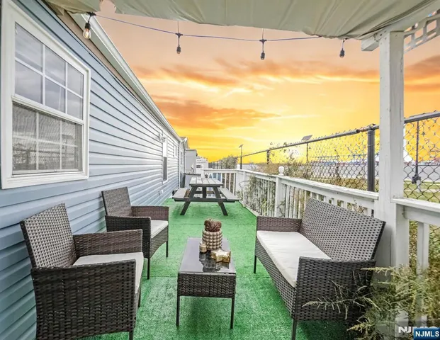 $149,999 | 191 West 24th Street, Bayonne, NJ 07002