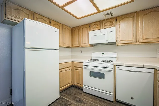 $1,750 | 2851 South Valley View Boulevard, Unit 1137A, Las Vegas, NV 89102