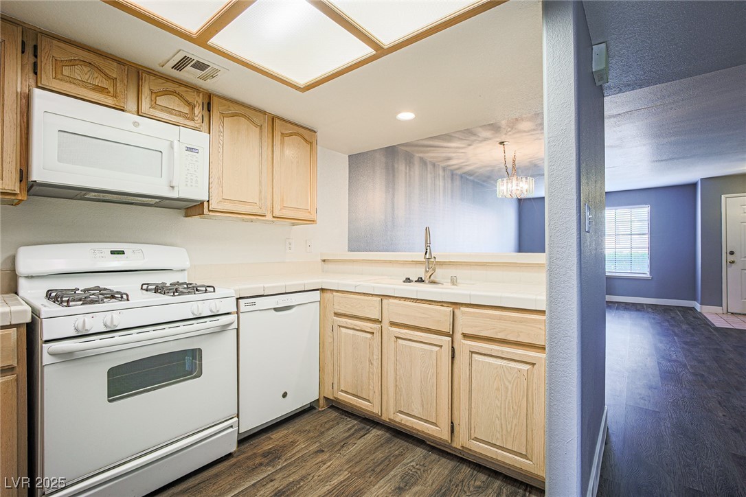 2851 South Valley View Boulevard, Unit 1137A Las Vegas, NV 89102 - Photo 9 of 20